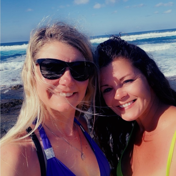 Meet your Posher, Stacie - Picture 2 of 2